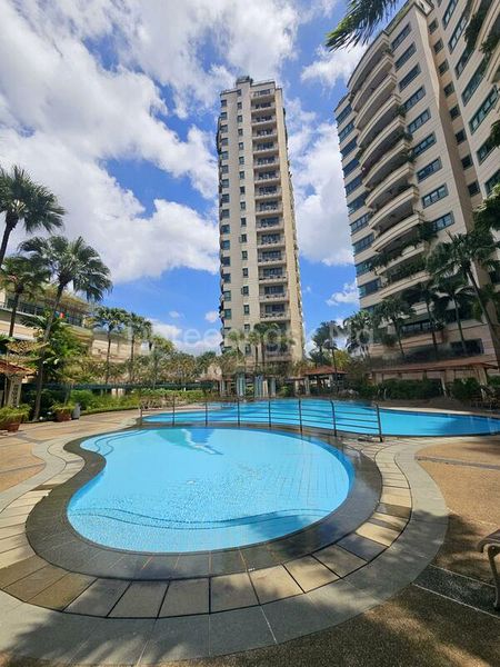 4 Bed Condo for Sale in  Camelot By-the-water - Image 6